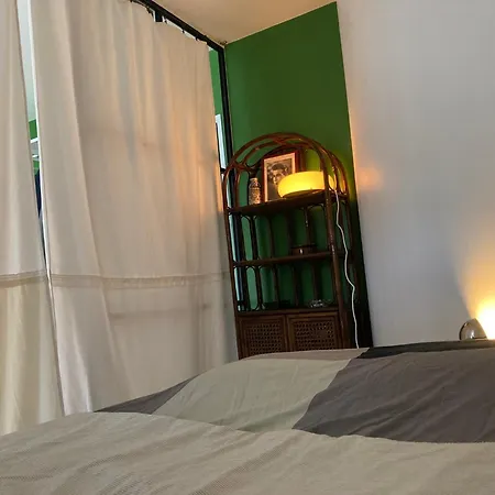 Quietude Au Village Jourdain Apartment Paris