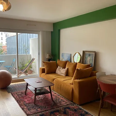 Apartment Quietude Au Village Jourdain Paris